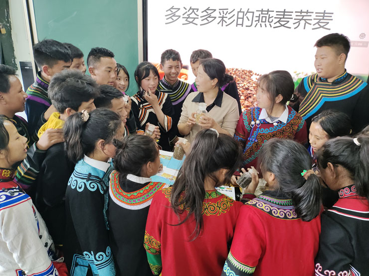 科普活动-燕麦荞麦专业委员会走进昭觉民族中学