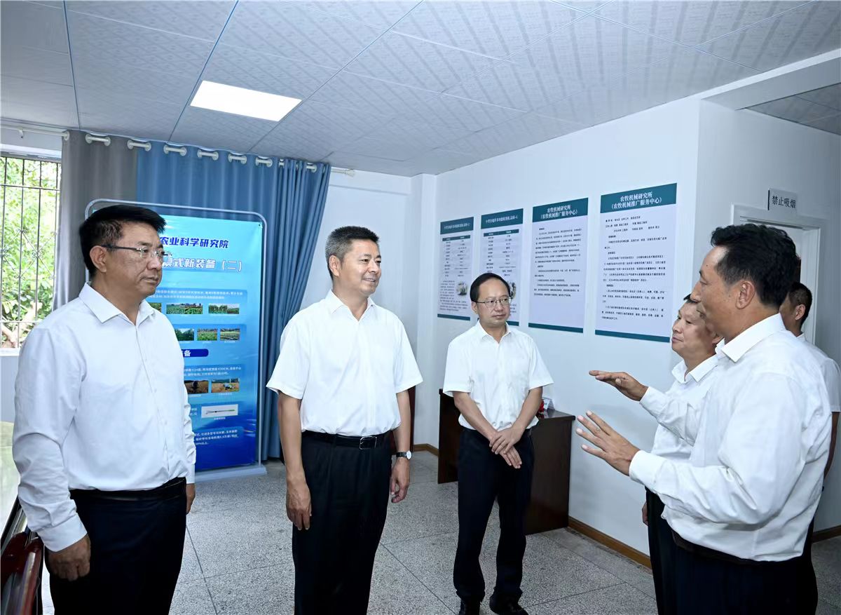 凉山新闻联播 | 虞平在州科技局州农科院调研时强